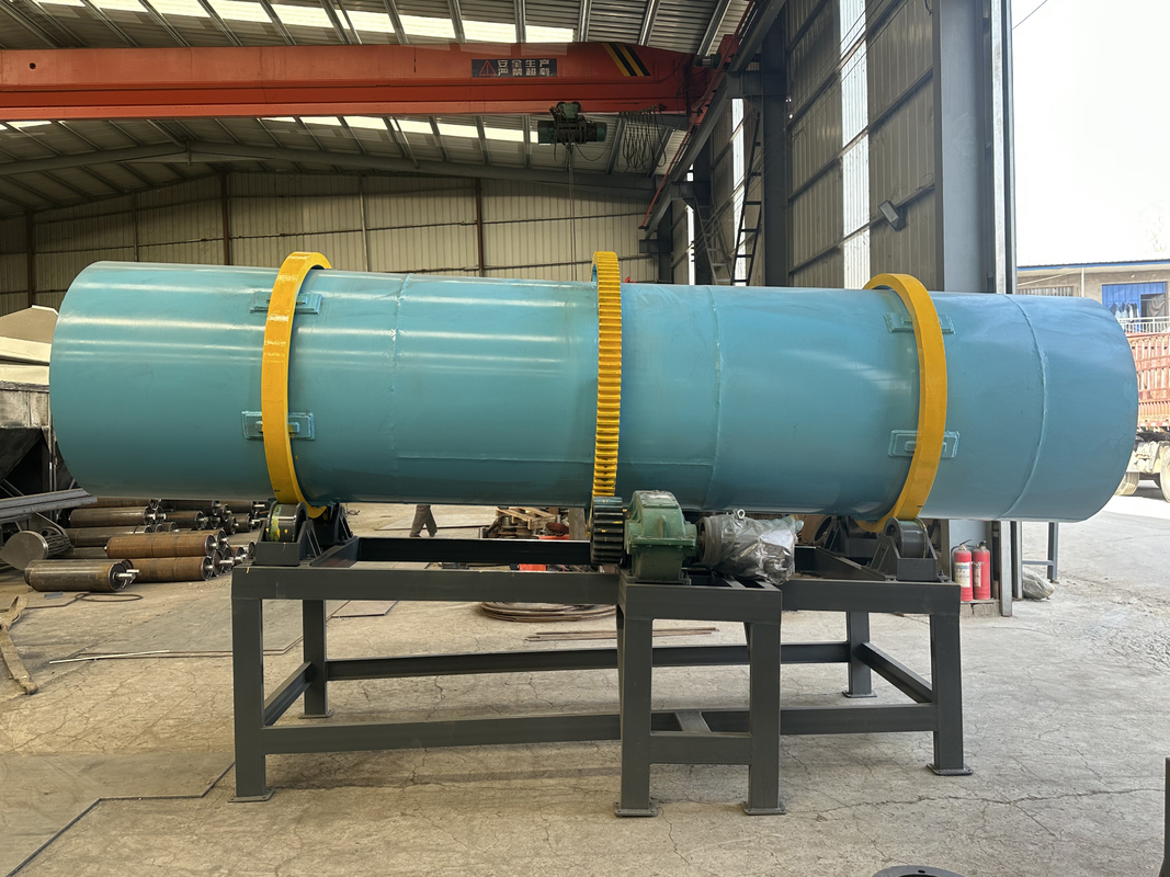 De filmcoatingsmachine heeft een capaciteit van 1-5 ton en is blauw van kleur.